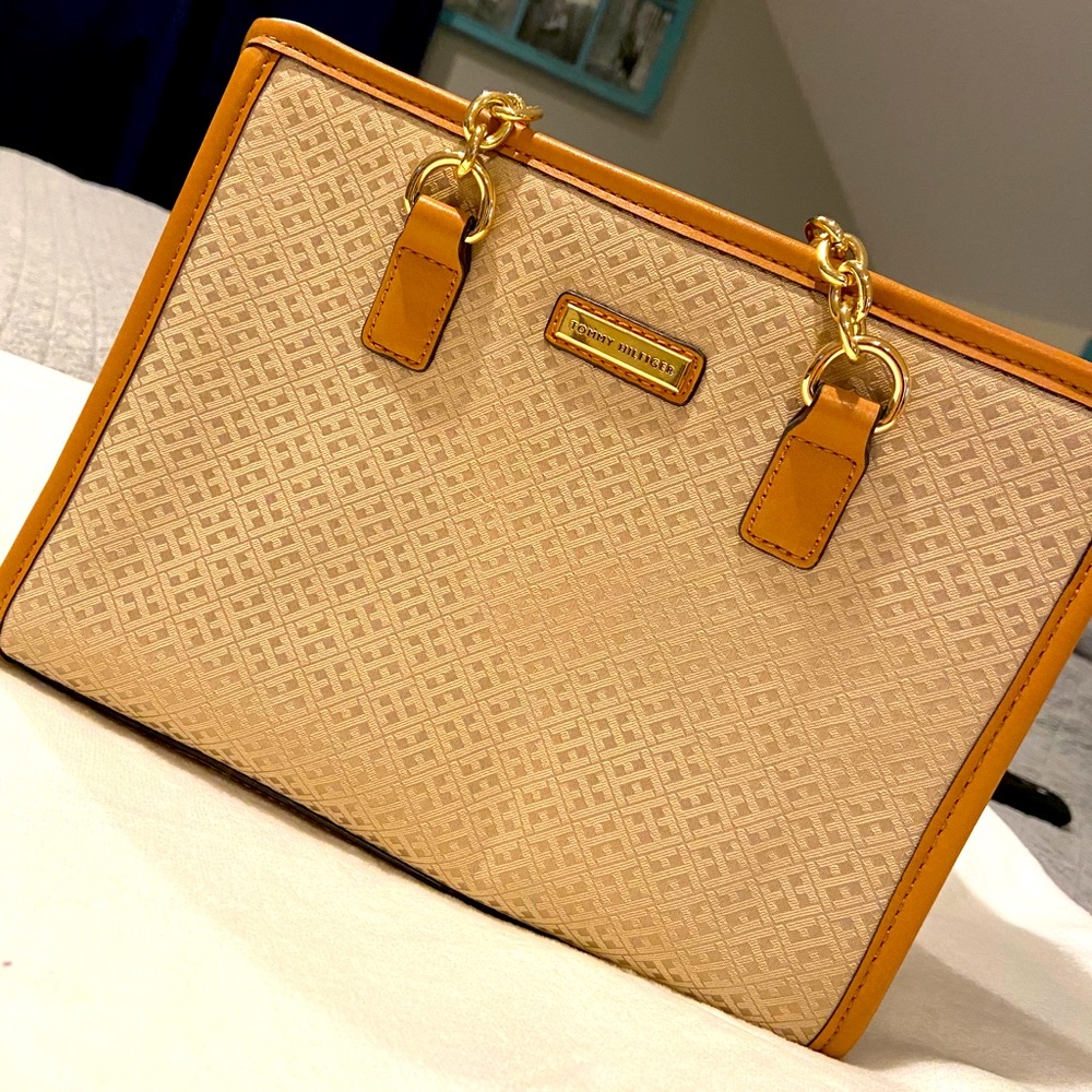 NEW Authentic TOMMY HILFIGER Monogram Tote